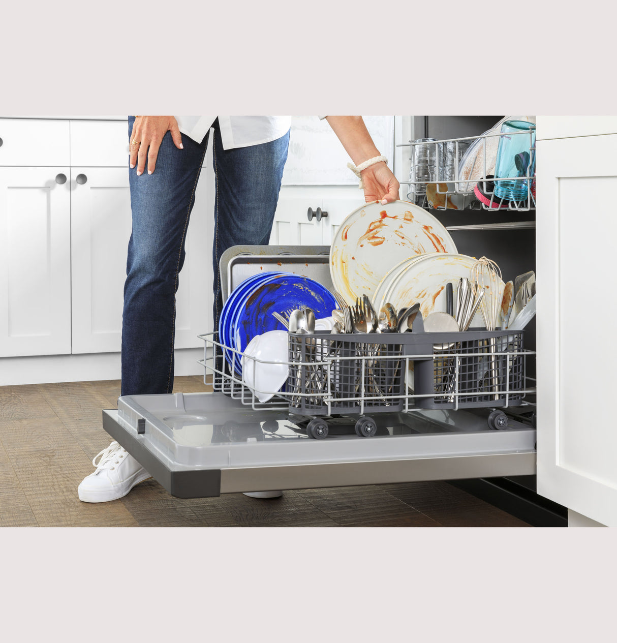GE GDF511PSRSS - ENERGY STAR(R) 24 in. Flush-Mount Dishwasher with Front Controls with Power Cord - Stainless Steel
