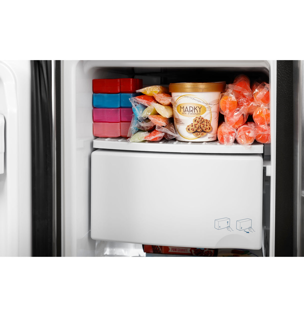 GE GSE25GGPWW 36 in. 25.3 cu. ft. Side by Side Refrigerator with Ice & Water Dispenser - White