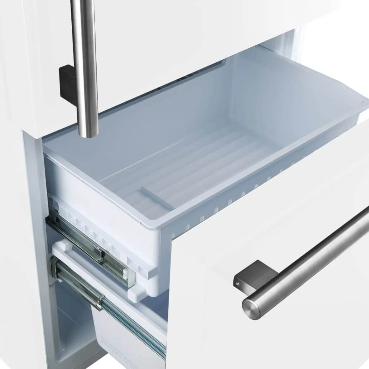 FFFFD178531WHT Forno Espresso Milano 31" Bottom Mount Refrigerator 17.2 cu. ft. - Right Hinge - White