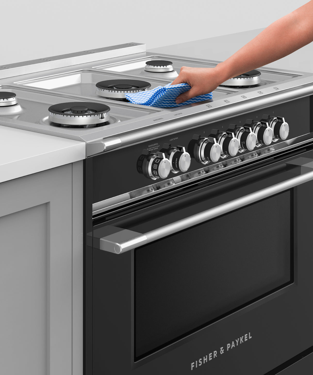 Fisher & Paykel OR36SCG4B1 range cooktop burner feature