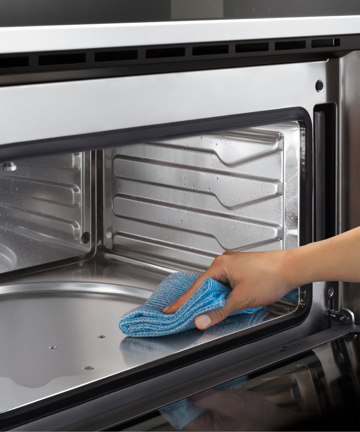 Fisher & Paykel OS24NDB1 Combi-Steam Oven - Feature Detail 2