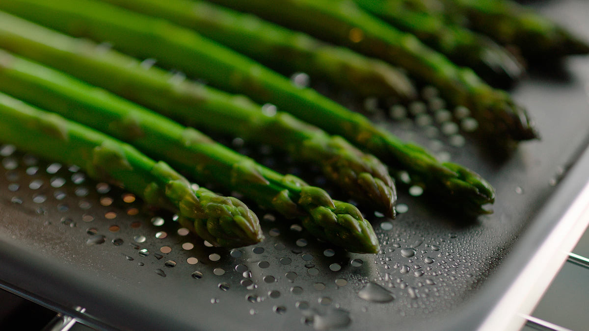 Fisher & Paykel OB30SPPSUX3 Steam Assist Oven - Steamed Asparagus Cooking Result