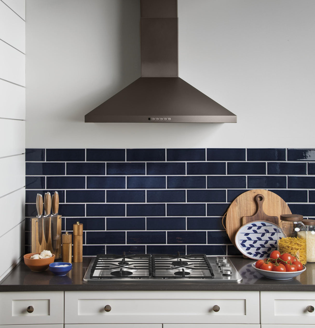 GE JGP3030SLSS - 30 in. 4-Burner Natural Gas Cooktop with Simmer Burner & Power Burner - Stainless Steel