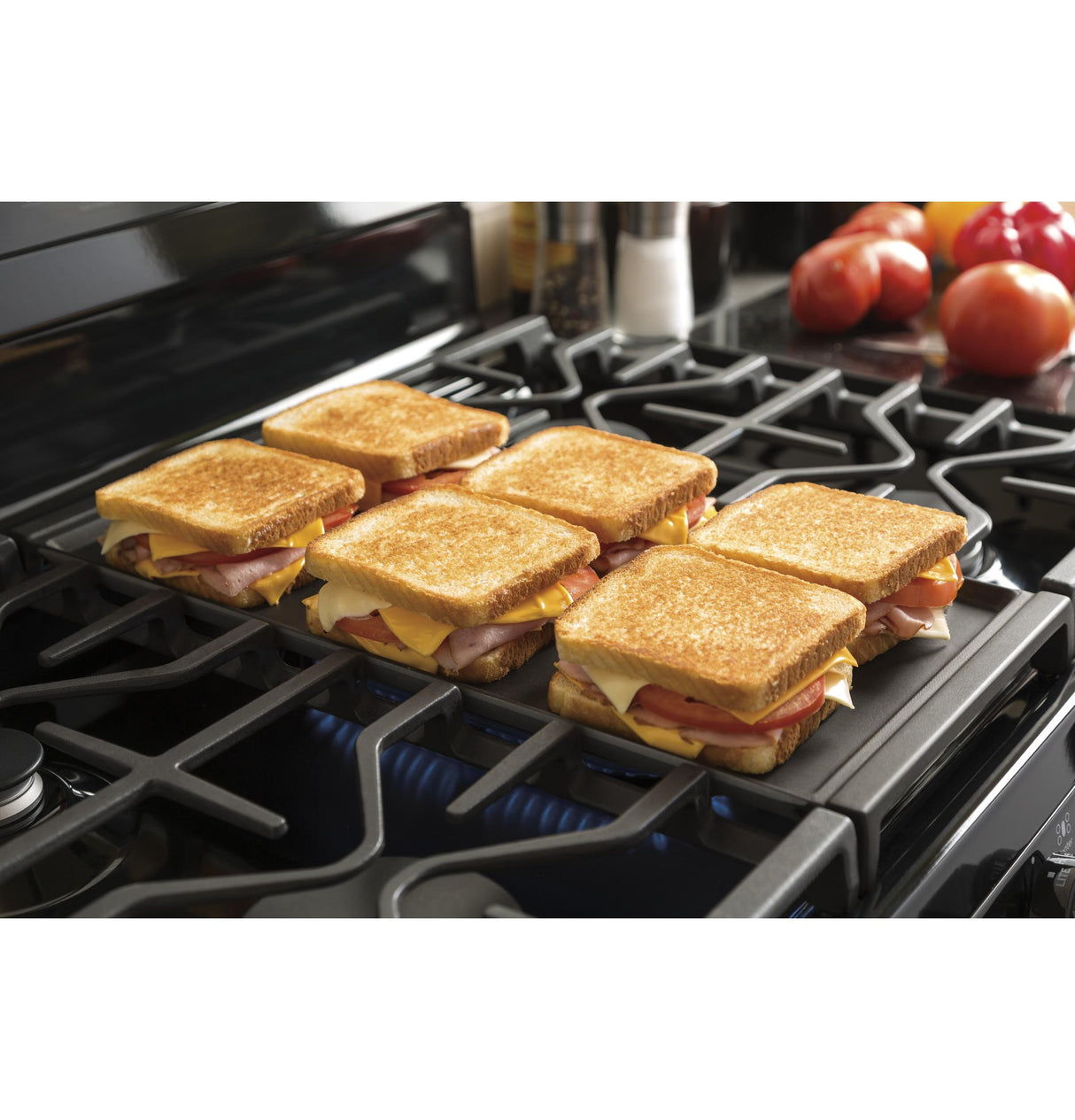 GE JGBS66DEKBB - 30 in. 5 cu. ft. Gas Range with 5 Sealed Burners & Griddle - Black