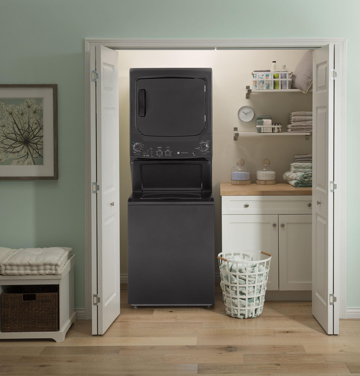 GE Unitized Spacemaker(R) 3.8 cu. ft. Capacity Washer with Stainless Steel Basket and 5.9 cu. ft. Capacity Gas Dryer - (GUD27GSPMDG)