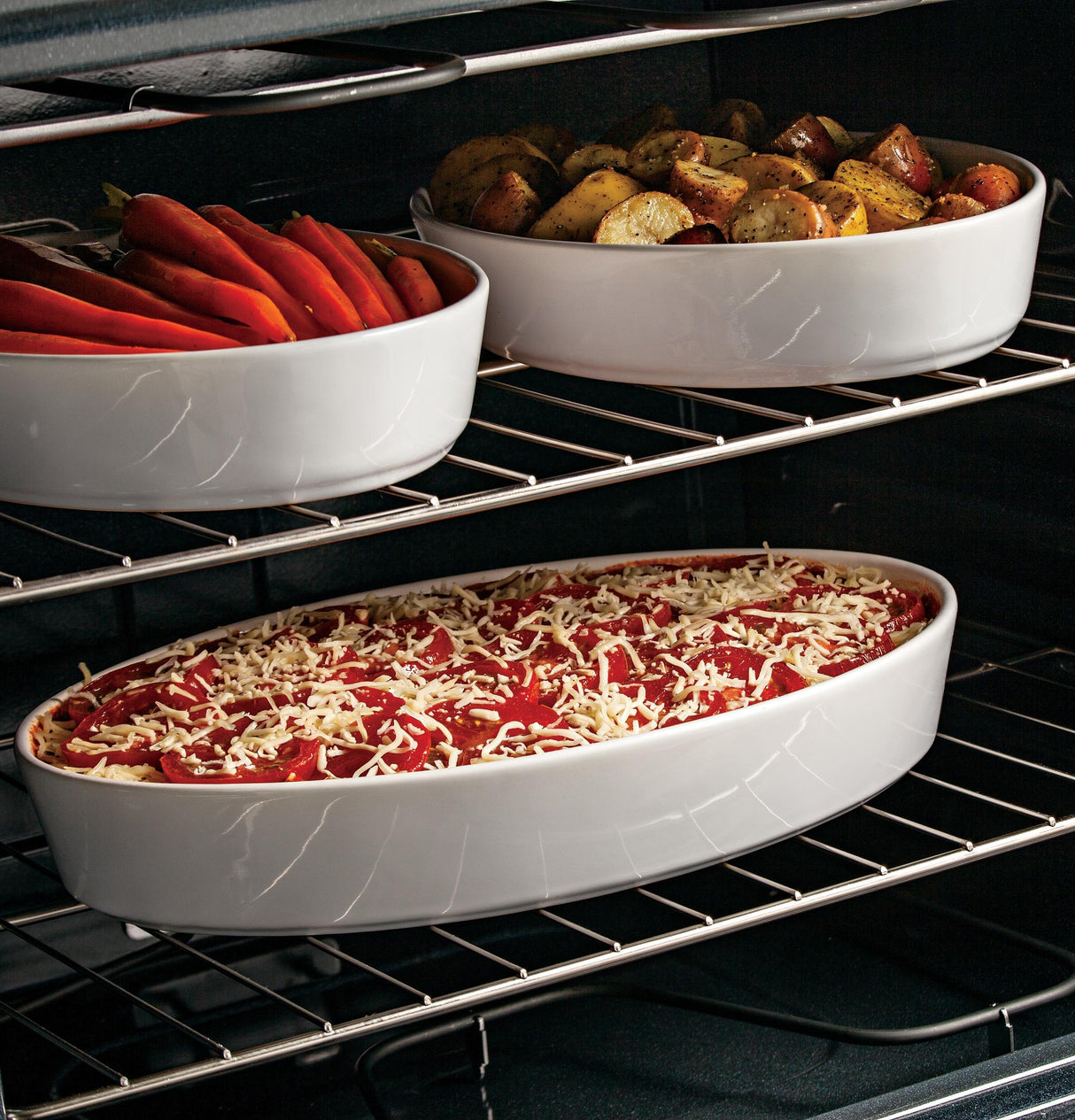 GE JBS160DMWW - 30" 5 cu. ft. Free-Standing Electric Range - White