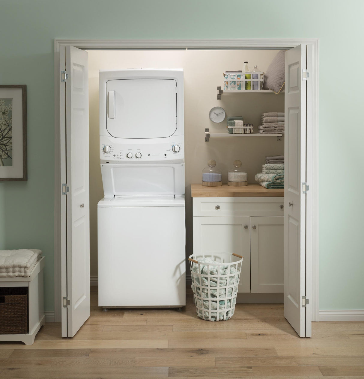 GE Unitized Spacemaker(R) 3.8 cu. ft. Capacity Washer with Stainless Steel Basket and 5.9 cu. ft. Capacity Electric Dryer - (GUD27ESSMWW)