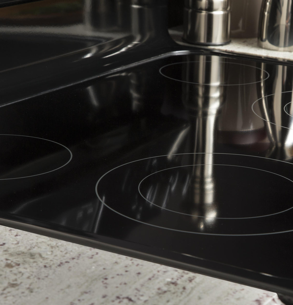 GE(R) 30" Free-Standing Electric Range - (JB645DKBB)