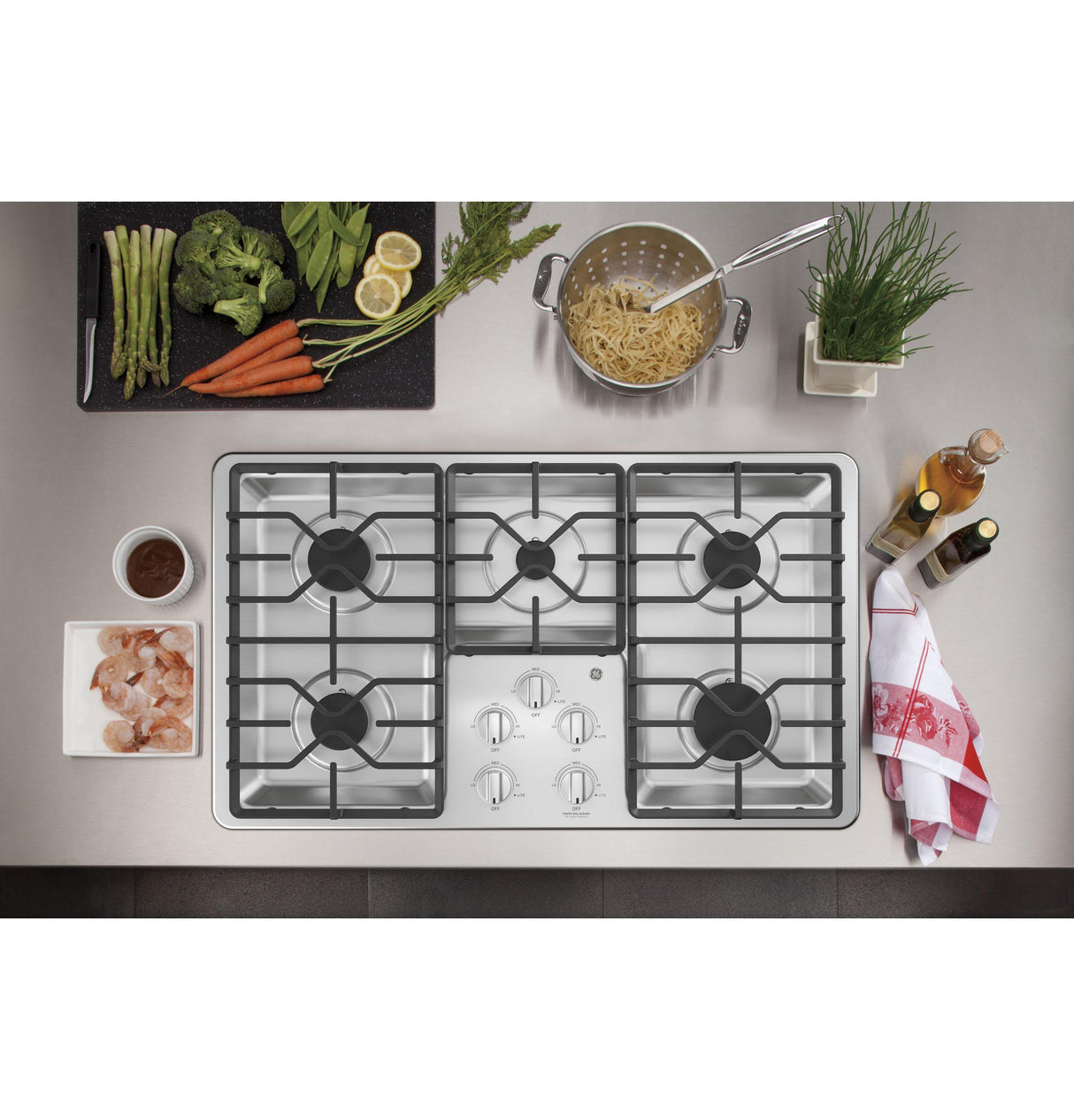 GE JGP3036SLSS - 36 in. 5-Burner Natural Gas Cooktop with Simmer Burner & Power Burner - Stainless Steel