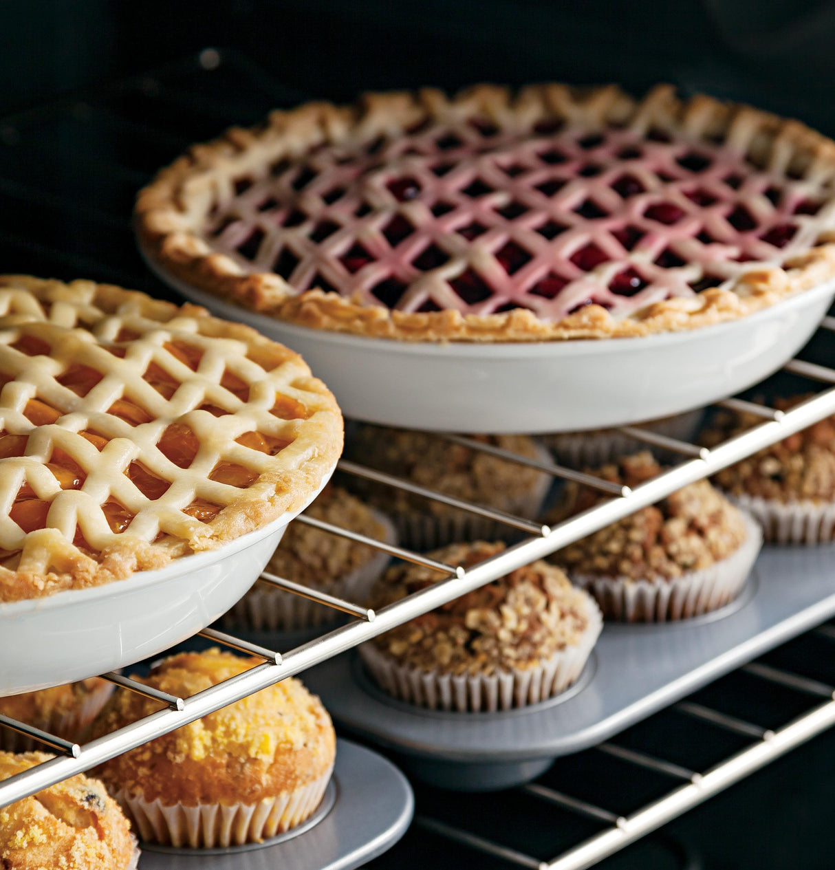 GE JB256DMWW - 30" 5 cu. ft. Free-Standing Self-Clean Electric Range with Coil Burners - White