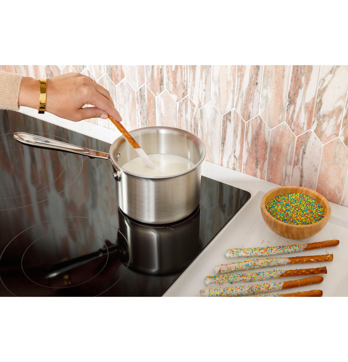 GE JEP5036STSS 36 in. 5-Burner Electric Cooktop with Simmer Burner & Power Burner - Stainless Steel