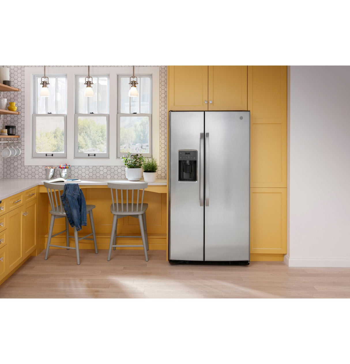 GE GSS25GYPFS - 36 in. 25.3 cu. ft. Side by Side Refrigerator with Ice & Water Dispenser - Fingerprint Resistant Stainless