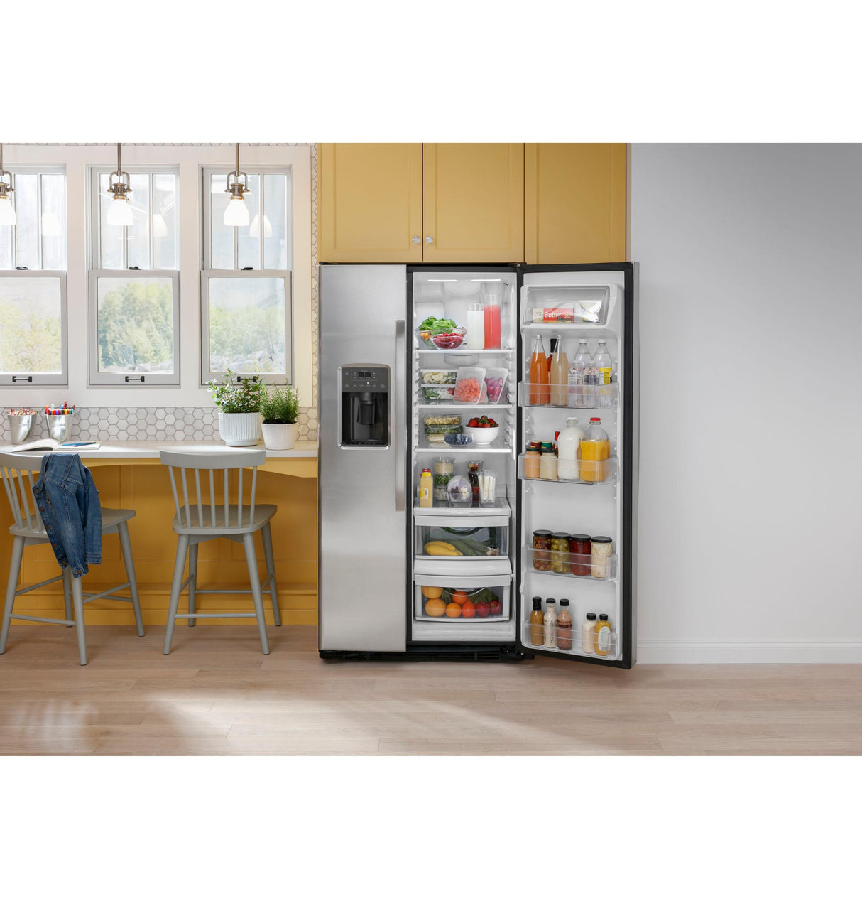 GE GSS25GYPFS - 36 in. 25.3 cu. ft. Side by Side Refrigerator with Ice & Water Dispenser - Fingerprint Resistant Stainless