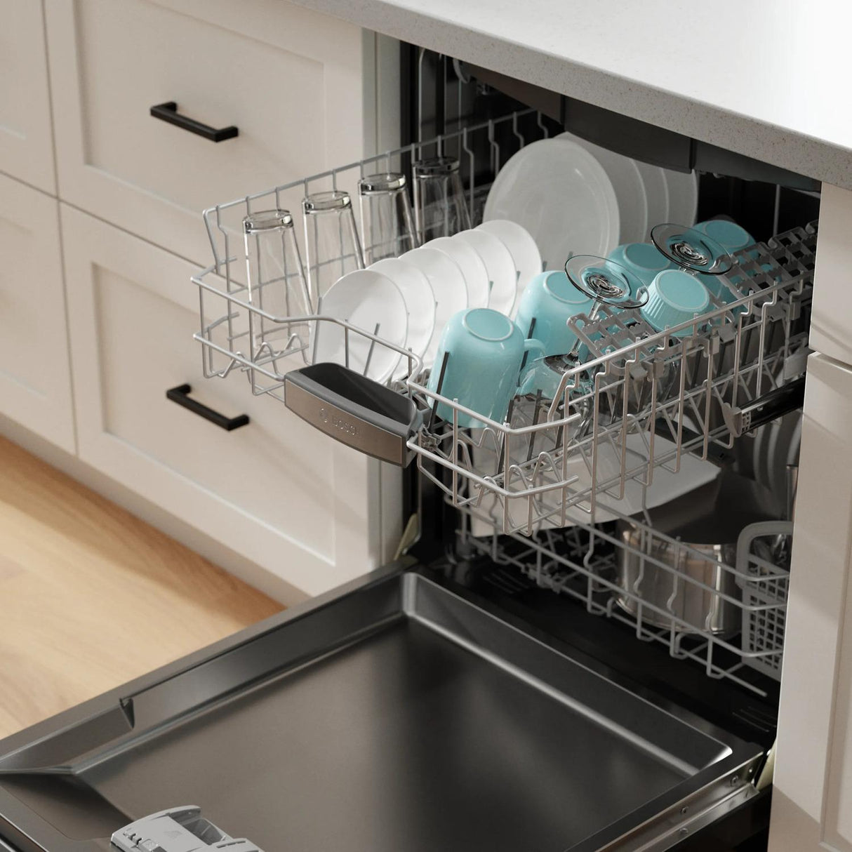 500 Series Dishwasher 24" Black - (SHP65CM6N)