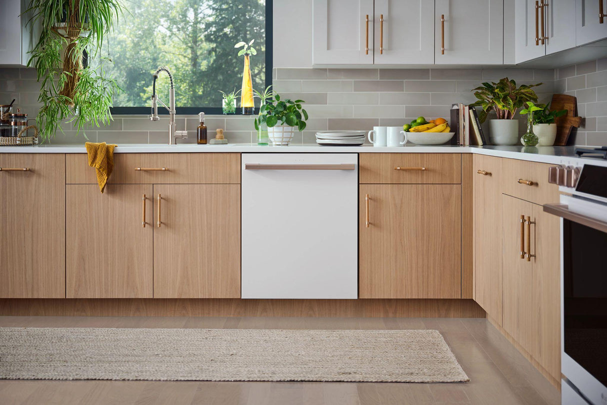 LG STUDIO Smart Top Control Dishwasher with 1-Hour Wash & Dry, QuadWash(R) Pro, TrueSteam(R) and Dynamic Heat Dry(TM) - (SDWB24W3)