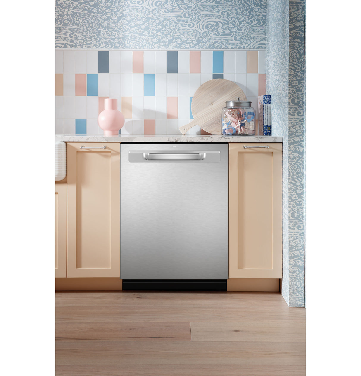GE GDP670SYVFS - 24 in. Top Control Flush-Mount Dishwasher with 45 dBa Sound Level, 3rd-Rack, Dry Boost & Pocket Handle - Fingerprint Resistant Stainless
