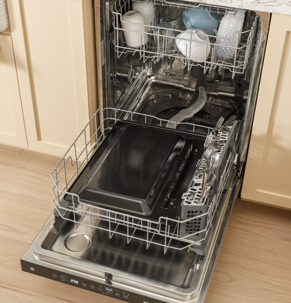 GE GGF600AVBB gas range dishwasher safe grates