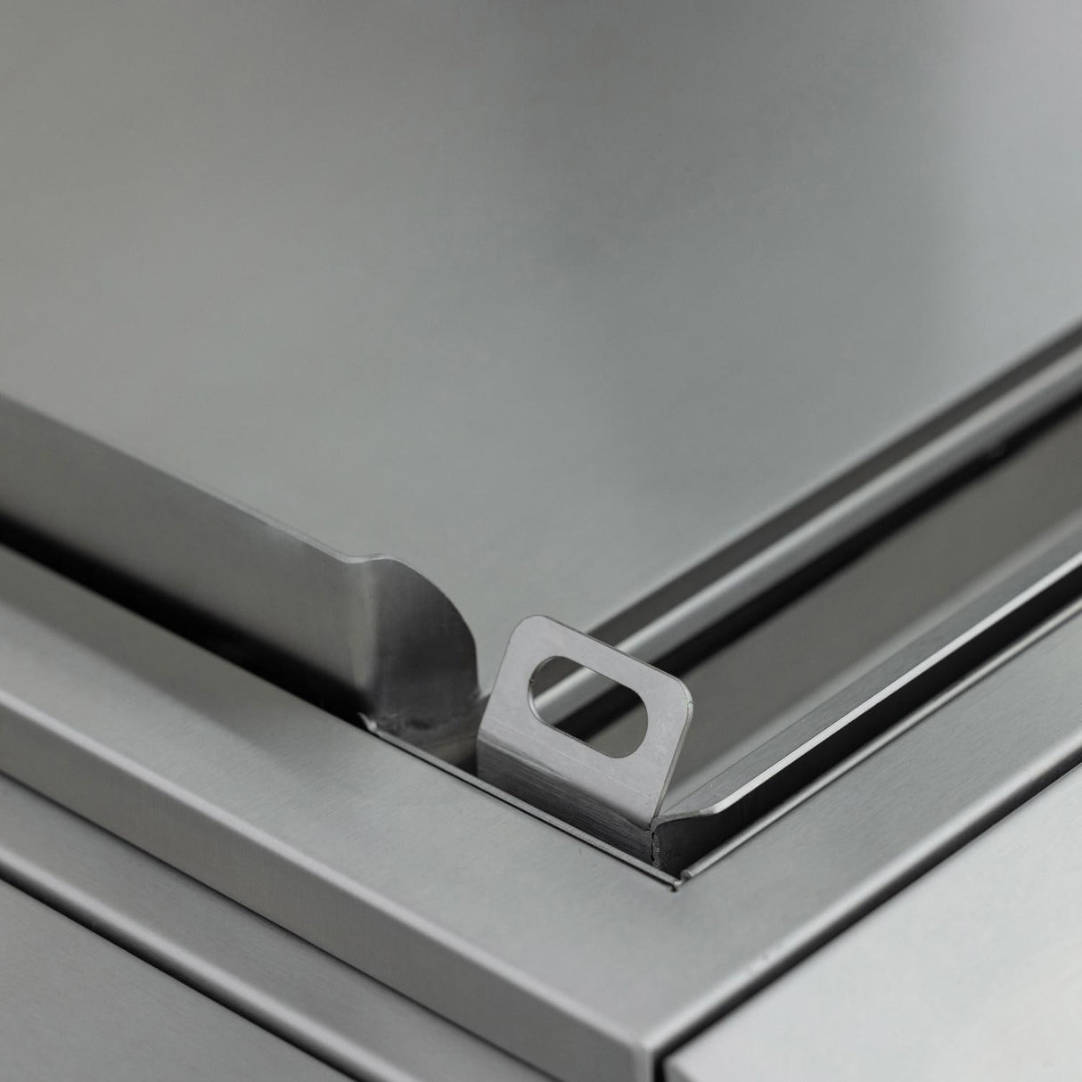 Blaze LTE+ 30-Inch Built-in Propane Gas Griddle w/ Lift-Assist Hood - BLZ-GRIDDLE-LTE3-LP