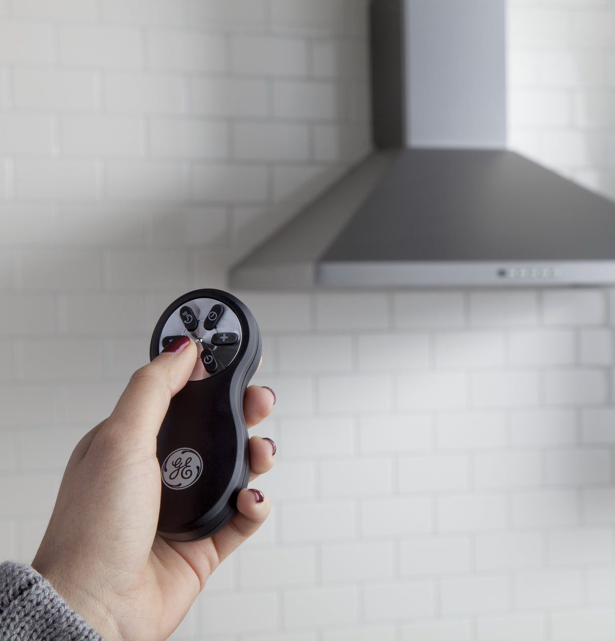 GE(R) 36" Wall-Mount Pyramid Chimney Hood - (JVW5361SJSS)