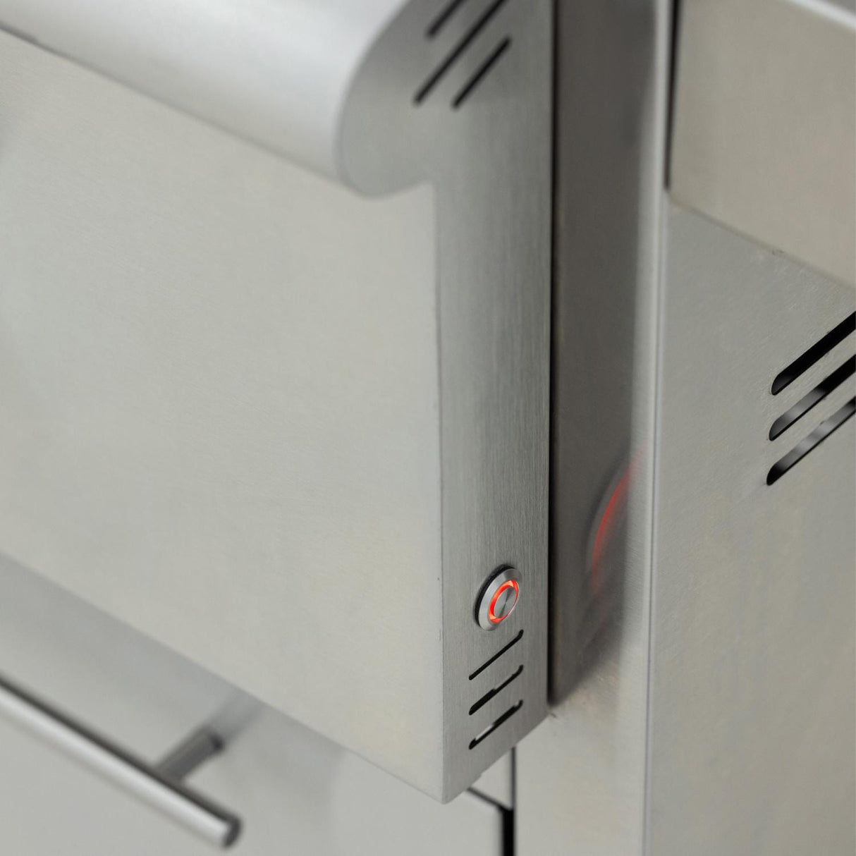 Blaze LTE+ 30-Inch Built-in Propane Gas Griddle w/ Lift-Assist Hood - BLZ-GRIDDLE-LTE3-LP