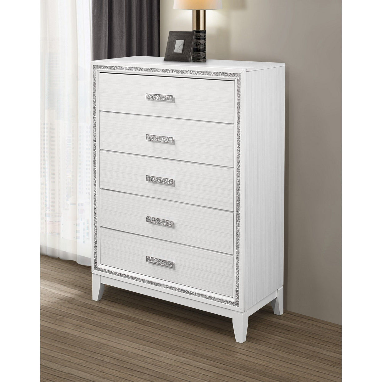 Almera - Glitter Chest - White