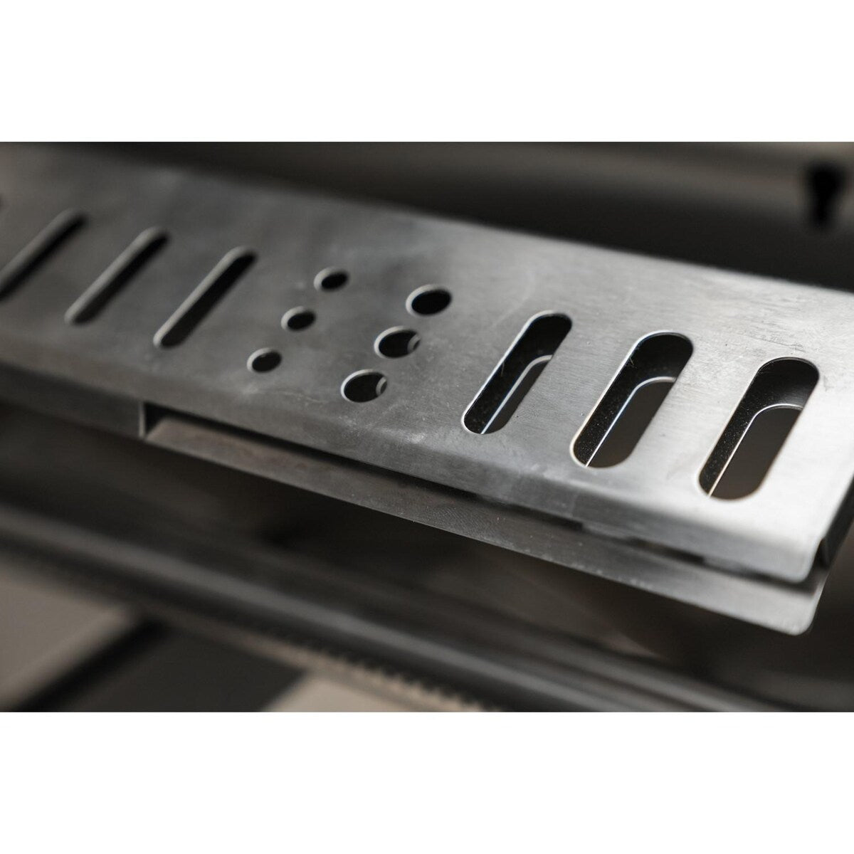 Mont Alpi 400 32-Inch Built-In Propane Gas Grill - MABi400