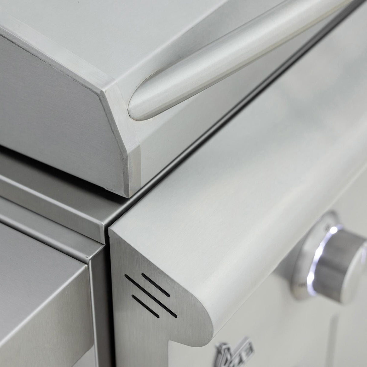 Blaze LTE+ 30-Inch Propane Gas Griddle w/ Lift-Assist Hood