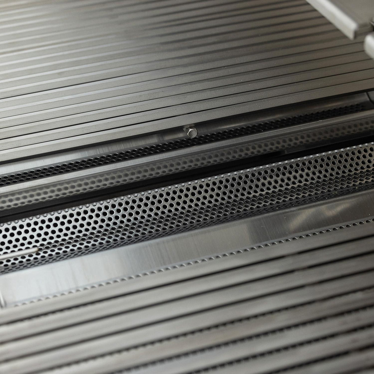 Blaze LTE PRO 40-Inch 5-Burner Built-in Propane Gas Grill w/ Digital Temperature Screen & Rear Infrared Burner - BLZ-5LTEPRO-LP