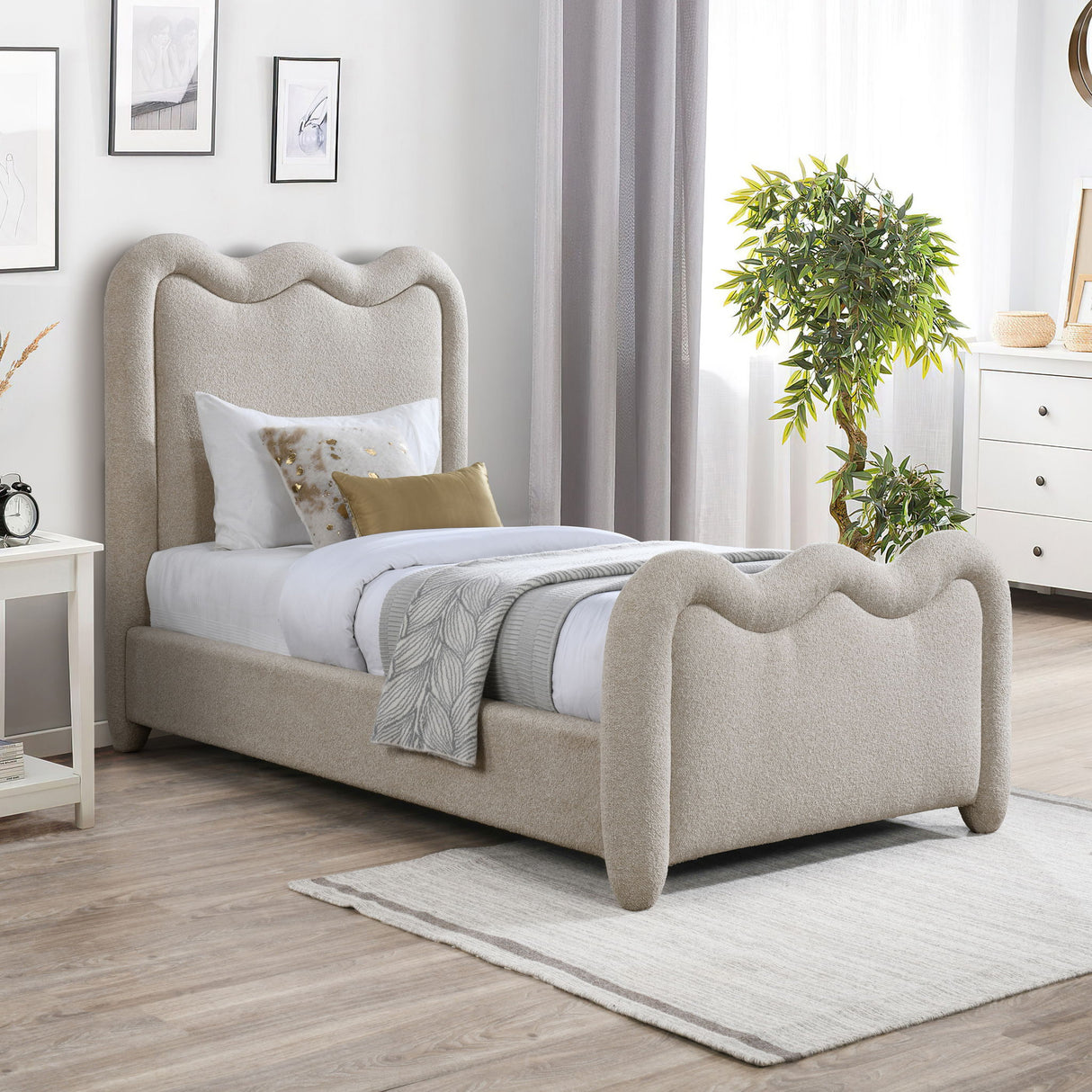 Gavin - Bed