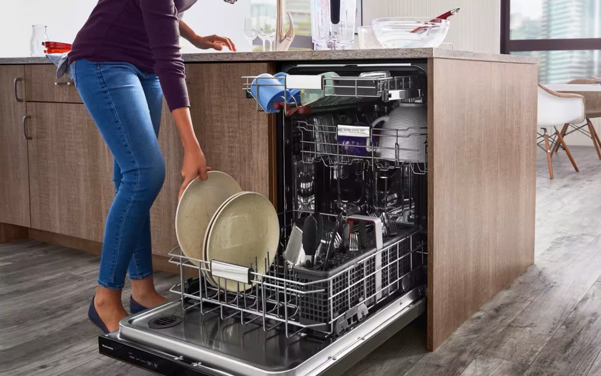 KitchenAid KDTS624SBE dishwasher feature detail