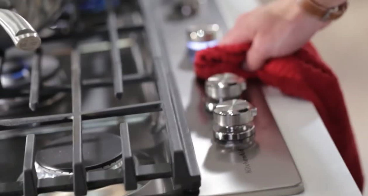 KitchenAid KCGK736SJP gas cooktop feature detail