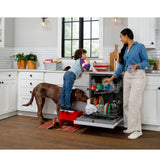 Hotpoint HDF310PGZWW dishwasher detail view