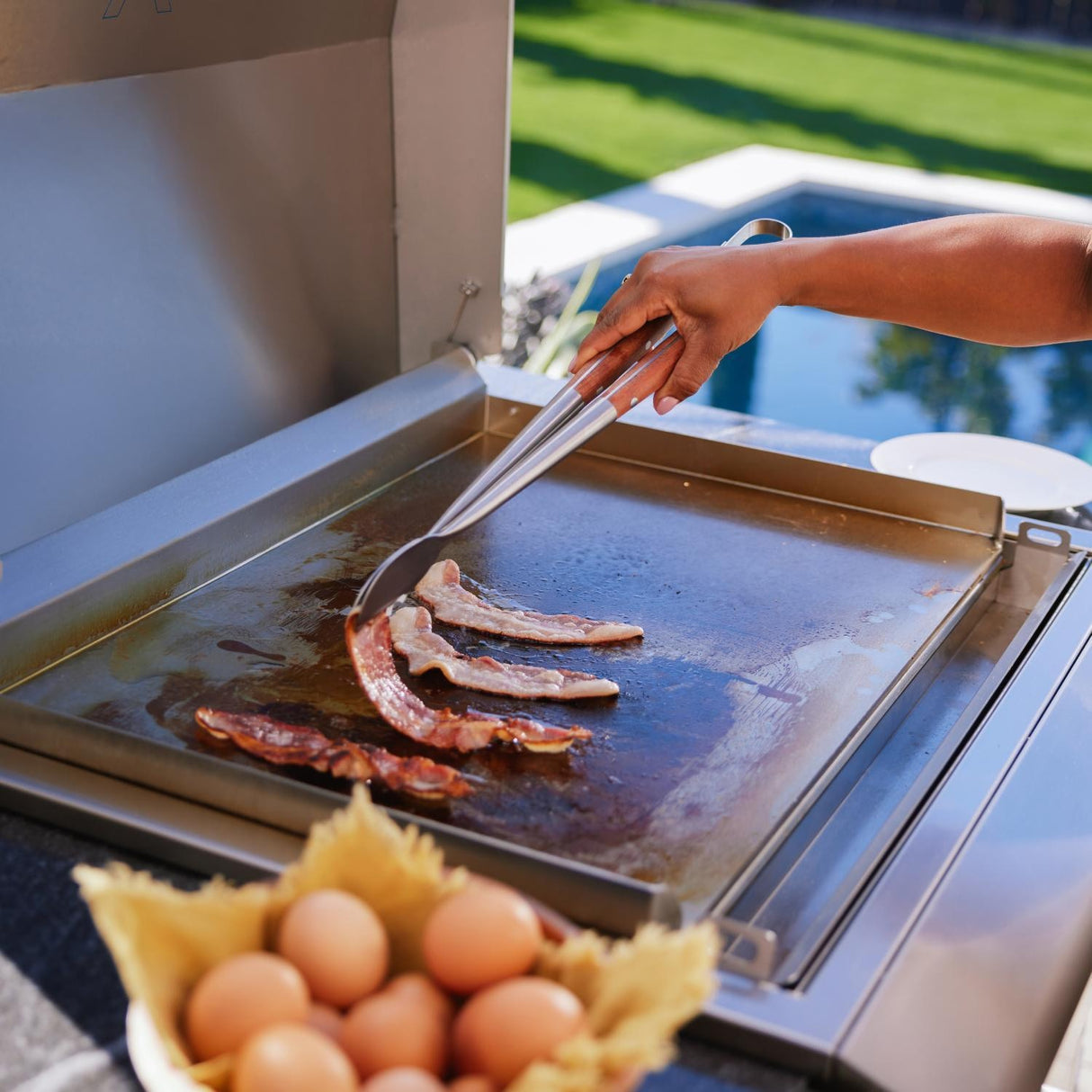 Blaze LTE+ 30-Inch Built-in Propane Gas Griddle w/ Lift-Assist Hood - BLZ-GRIDDLE-LTE3-LP