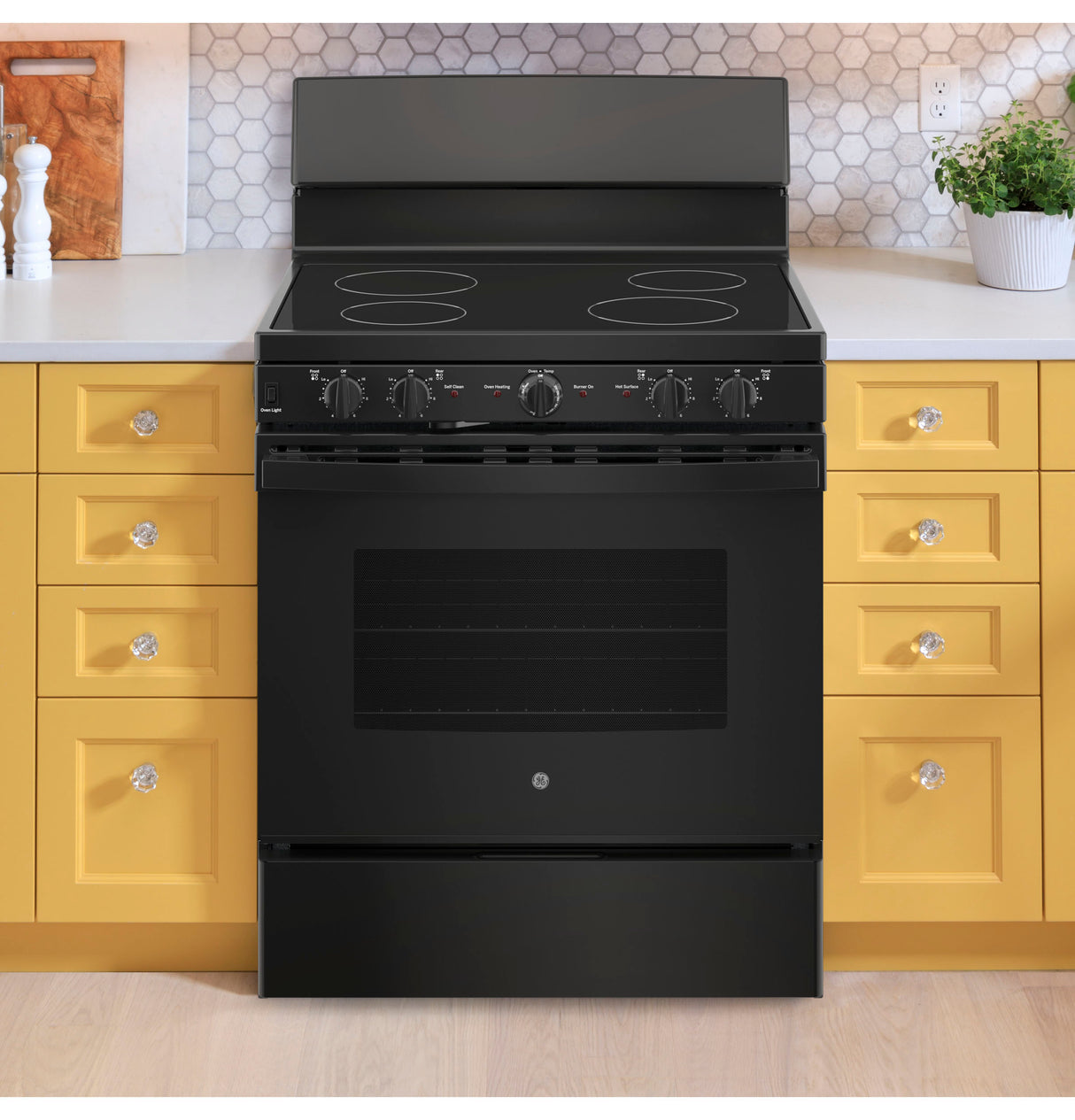 GE JB480DTBB - 30 in. 5 cu. ft. Electric Radiant Range with Smoothtop Burners - Black