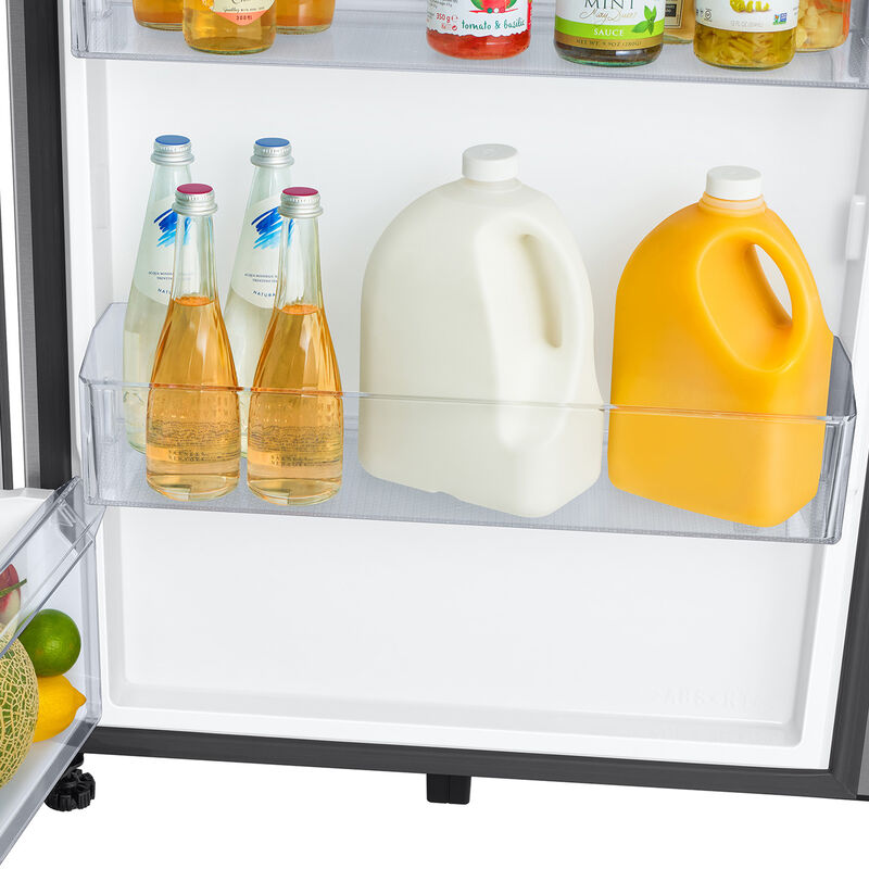 Samsung RT70F18LASR 28 in. 17.5 cu. ft. Smart Garage-Ready Top Freezer Refrigerator with Ice Maker - Fingerprint Resistant Stainless Steel