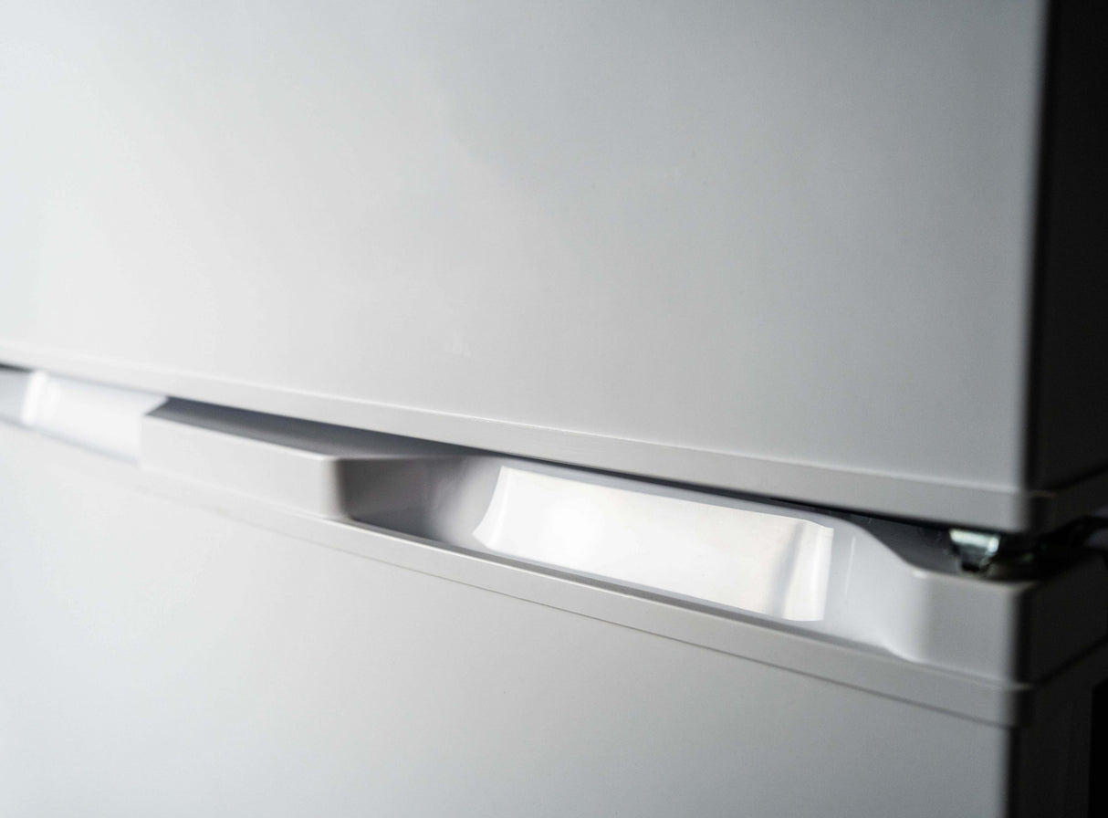 Danby DPF074V1WDB integrated door handle
