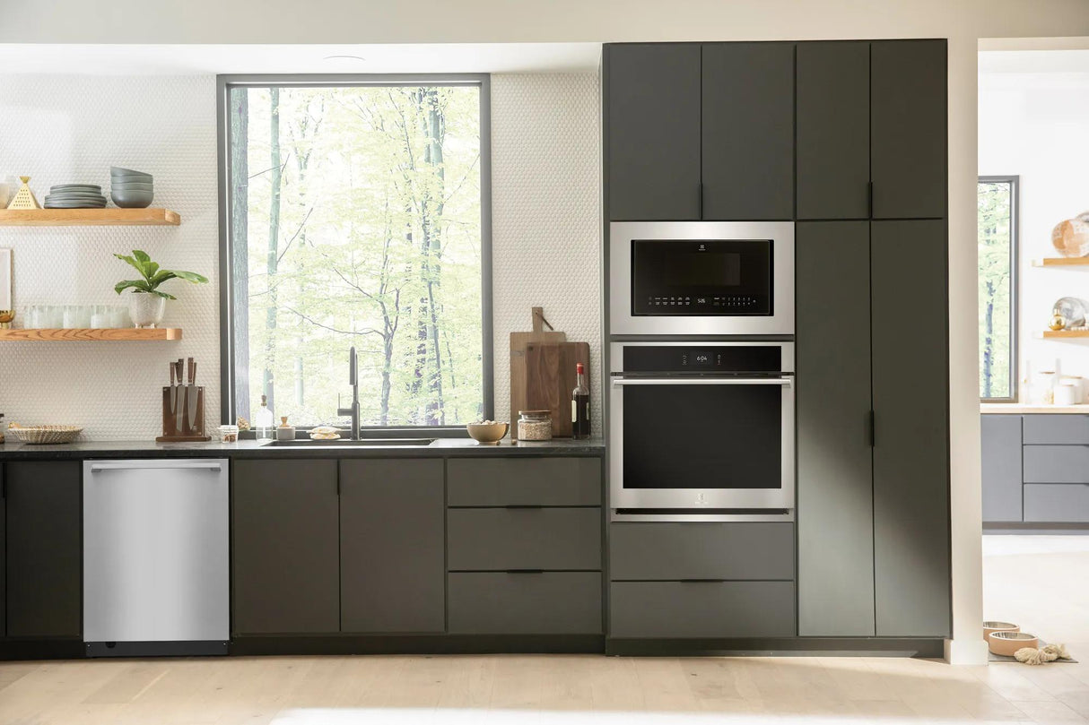 Electrolux EDSH4944CS dishwasher – lifestyle