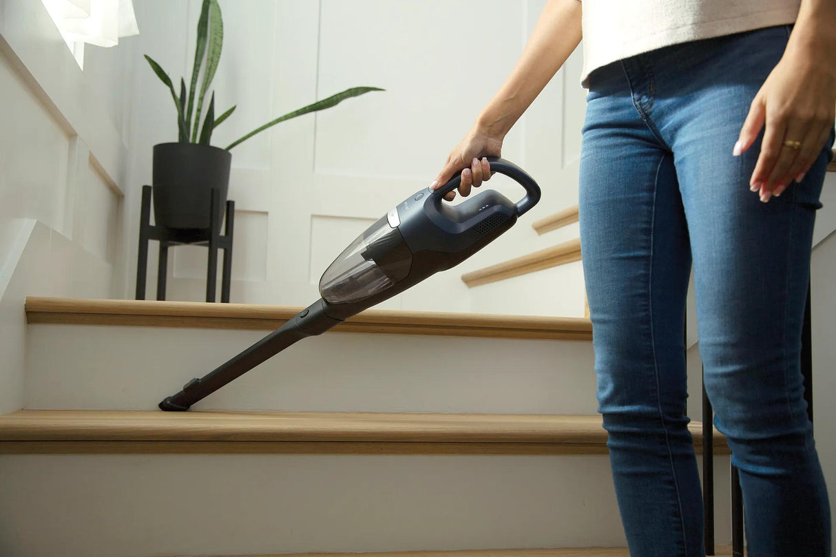 Electrolux WellQ7 Pet Cordless 2-in-1 Stick &amp; Handheld Vacuum with PetPro+ Nozzle, Indigo Blue
