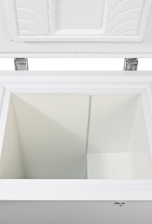 4.8 CU.FT. Chest Freezer - (EL11LT)