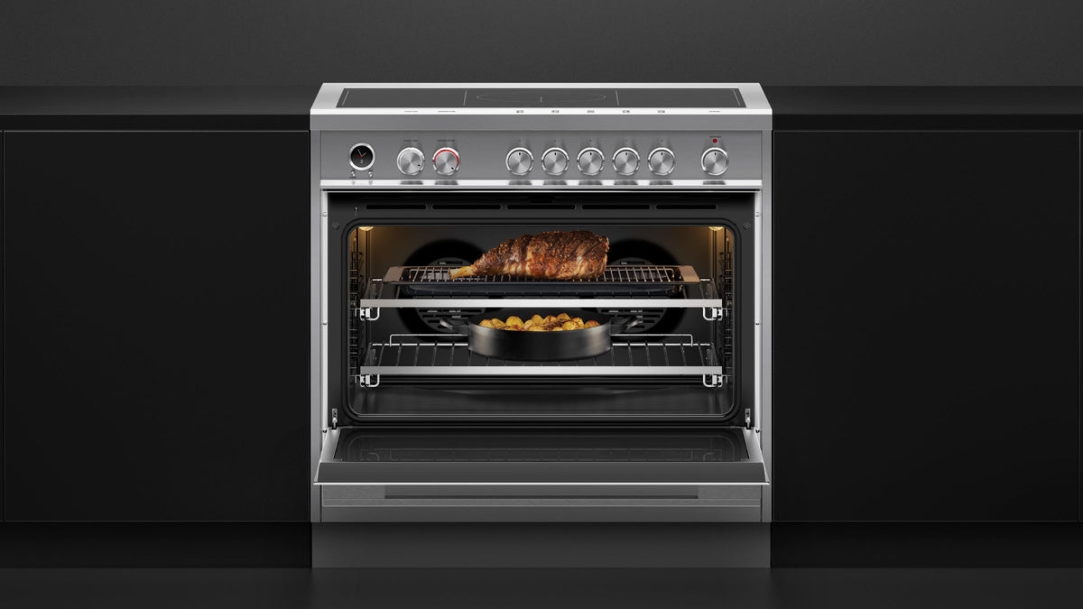 Fisher & Paykel OR36SDI6X1 large capacity oven feature