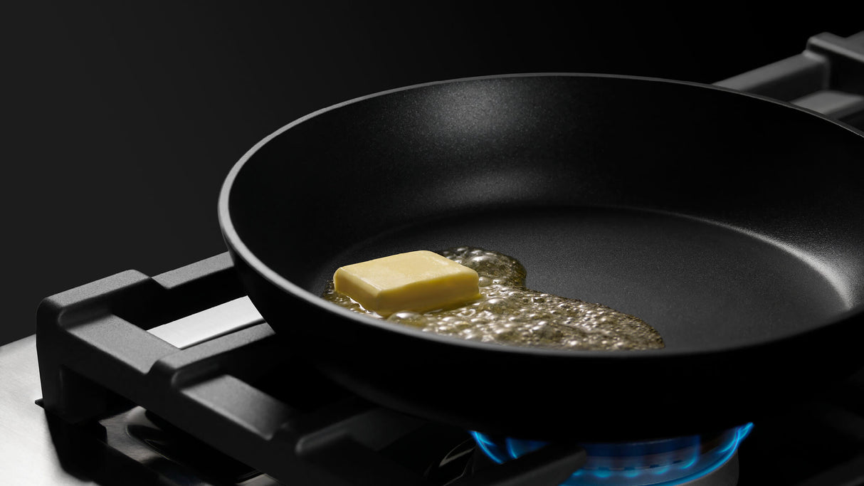 Fisher & Paykel RDV3-485GD-N Range - Gas Cooktop Feature Detail