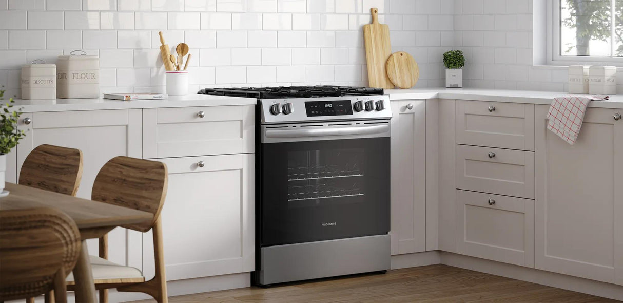 Frigidaire 30" Front Control Freestanding Gas Range with Air Fry, 5.1 Cu. Ft., Stainless Steel - FCFG3082BS