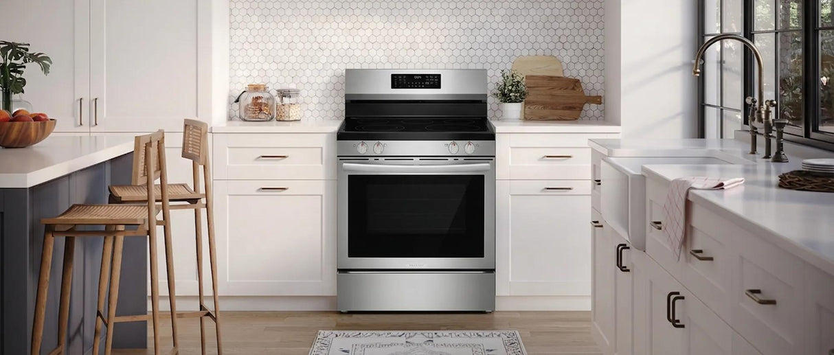 Frigidaire Gallery GCRE3070BF hero view