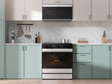 Bespoke 6.3 cu. ft. Smart Slide-In Electric Range with Smart Oven Camera & Illuminated Precision Knobs in White Glass - (NSE6DB870012AA)