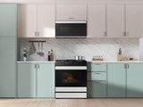 Bespoke 6.0 cu. ft. Smart Slide-In Gas Range with Air Sous Vide & Air Fry in White Glass - (NSG6DB850012AA)