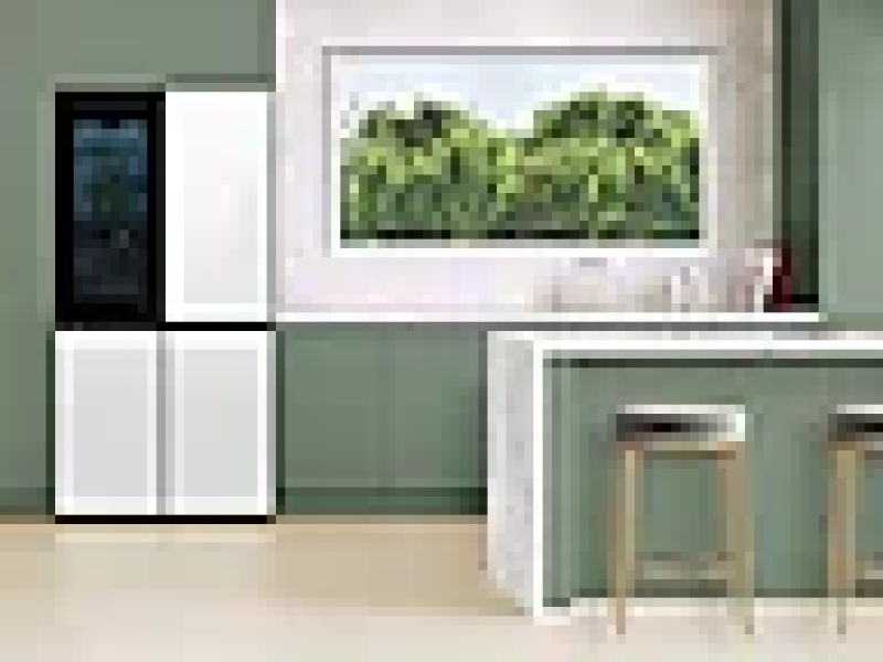 Bespoke 23 cu. ft. Counter Depth 4-Door Flex™ Refrigerator with Beverage Zone™ & Auto Open Door in White Glass - (RF23DB970012AA)