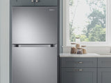 18 cu. ft. Top Freezer Refrigerator with FlexZone and Ice Maker in Stainless Steel - (RT18M6215SRAA)