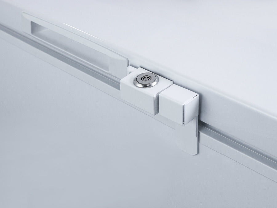 9 CU.FT. Chest Freezer - (VT85)