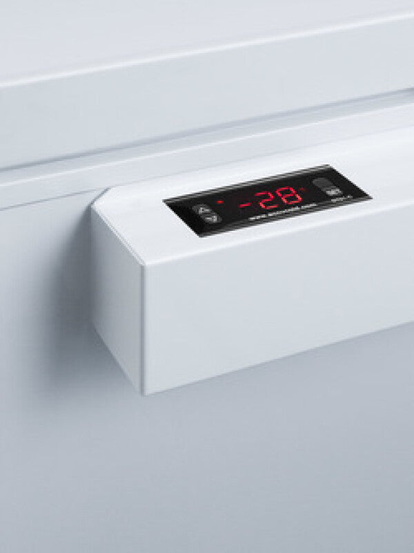 9 CU.FT. Chest Freezer - (VT85)