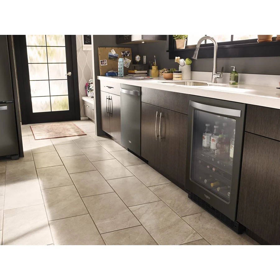 24-inch Wide Undercounter Beverage Center - 5.2 cu. ft. - (WUB50X24HV)